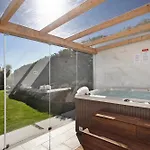 Mila Piscina E Jacuzzi Villa *