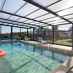 Mila Piscina E Jacuzzi *